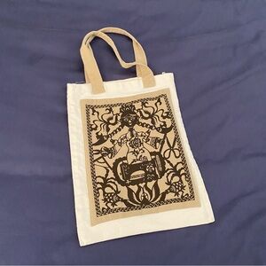 graphic print tote bag